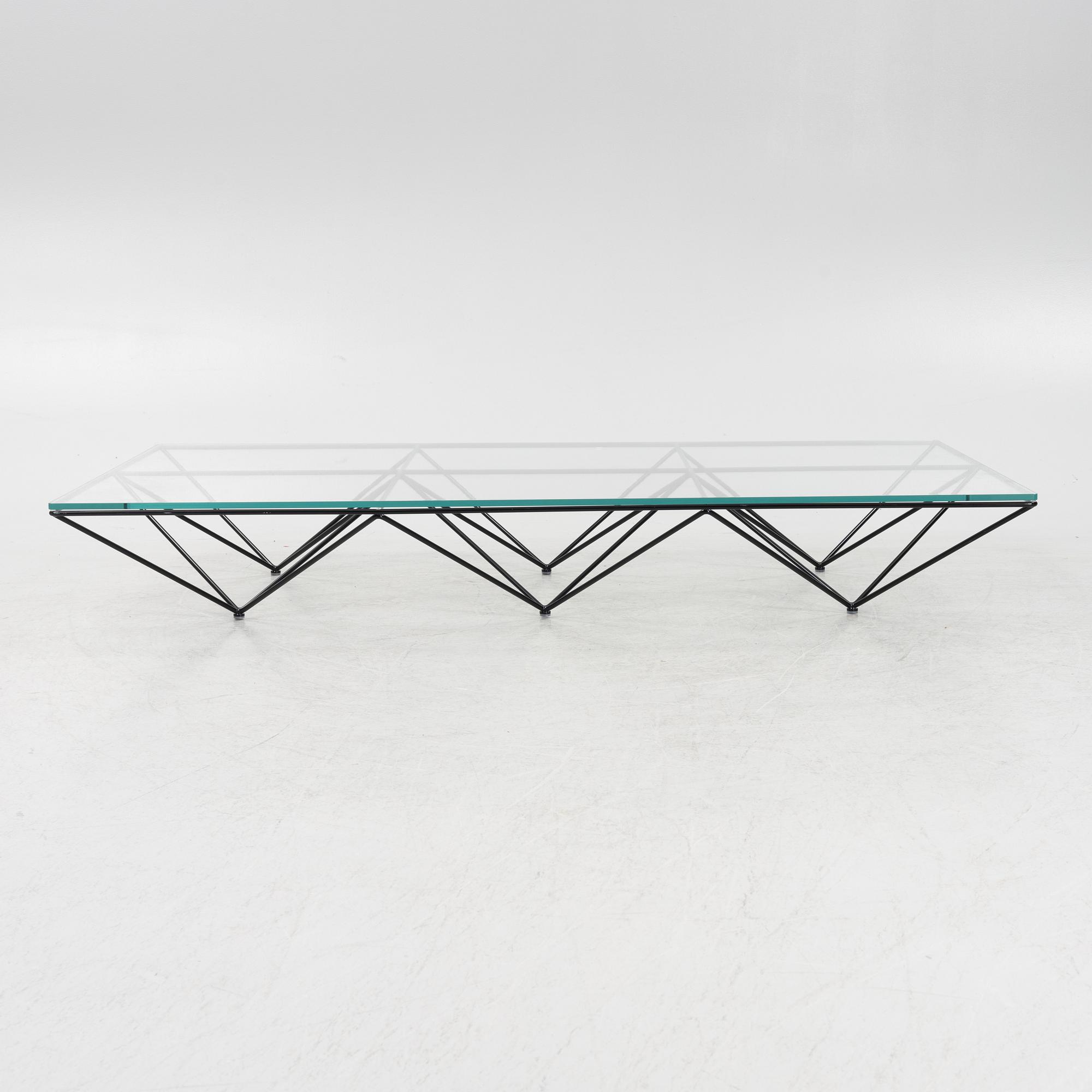 Paolo Piva, soffbord, "Alanda", Paolo Piva, B&B, Italien, formgivet 1981.