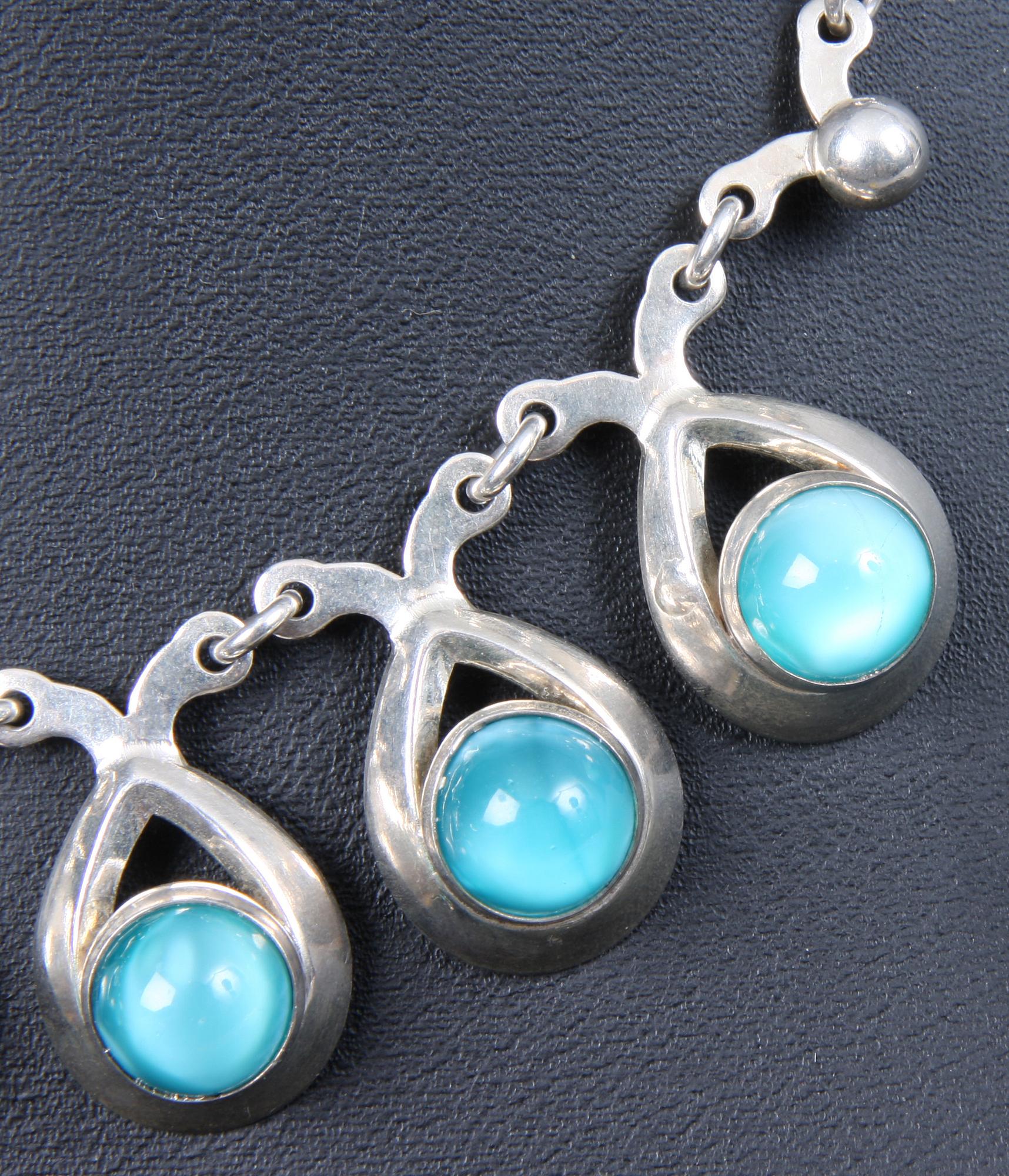 ARMBAND, HALSBAND samt BROSCH, silver, Herman Siersbol, Kostrup, Danmark, 1900-talets andra hälft.