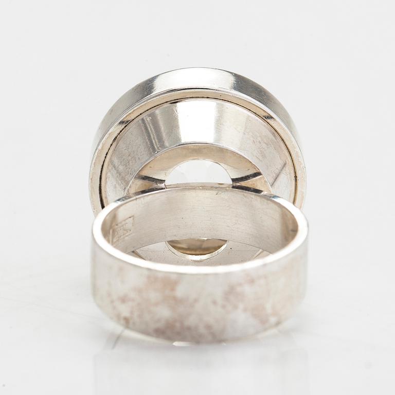 Elis Kauppi, Ring, silver och bergskristall. Kupittaan kulta, Åbo 1964.