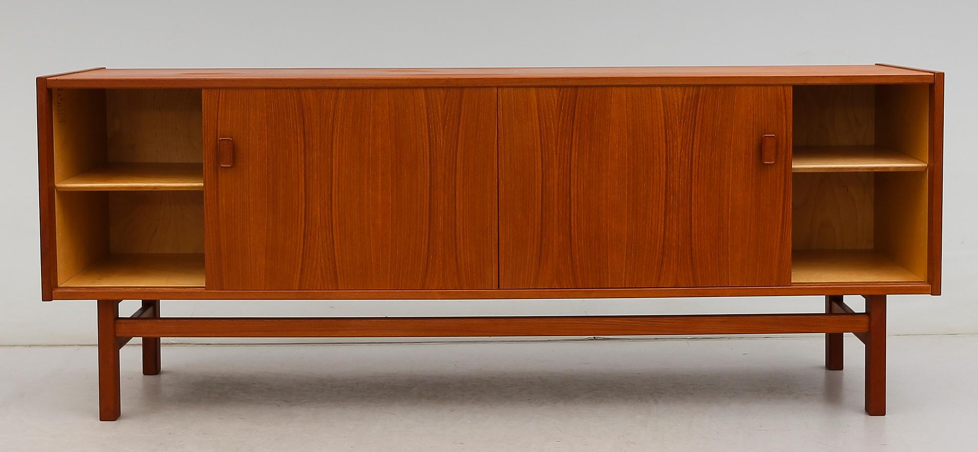 SIDEBOARD, "Arild", Nils Johnsson, Troeds, Bjärnum, 1900-talets andra hälft.