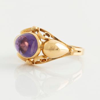 Bracelet and ring, 18K gold with cabochon-cut amethysts.