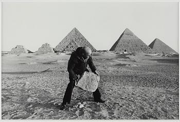 Duane Michals, "I Build a Pyramid", 1978.