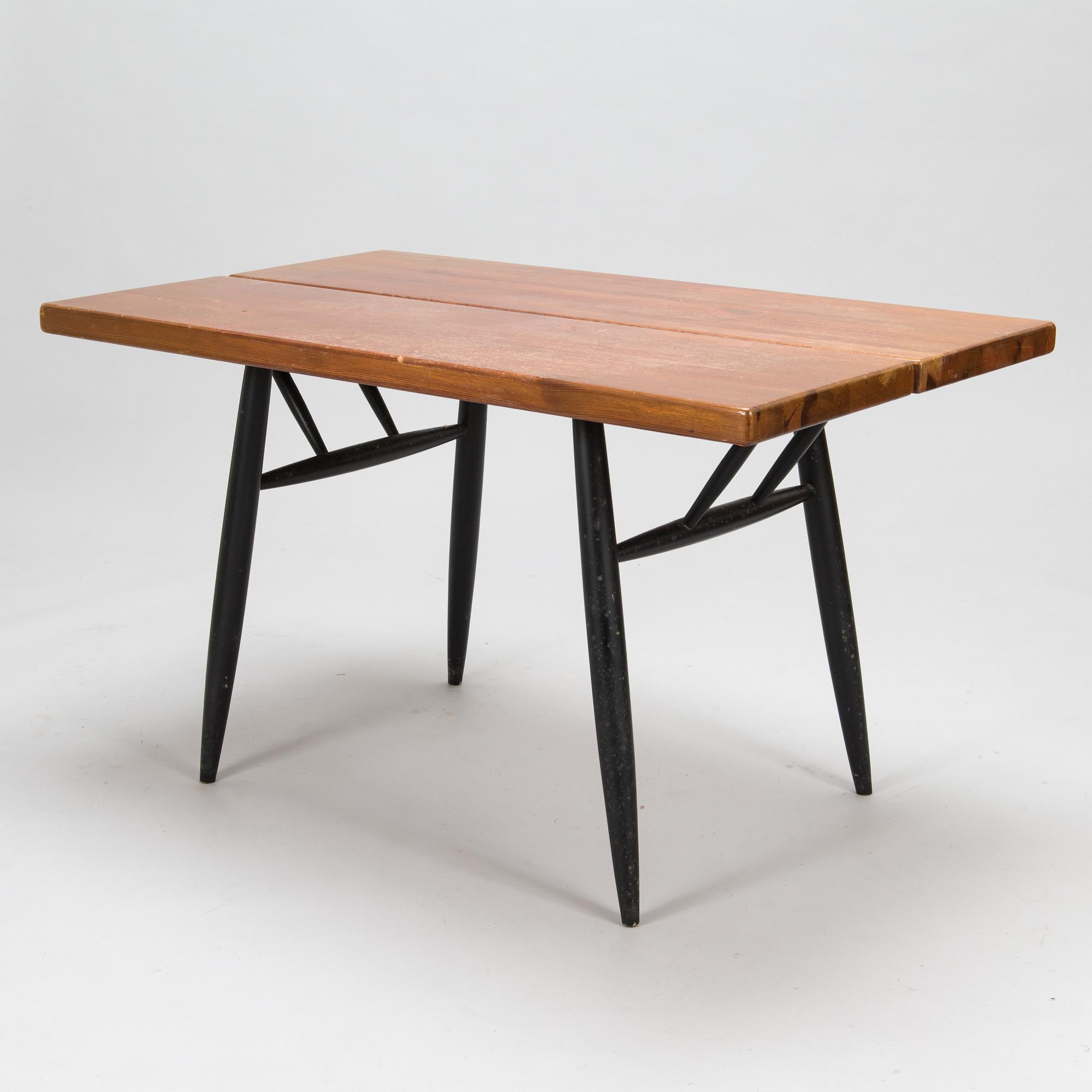 Ilmari Tapiovaara, Pöytä, "Pirkka", Laukaan Puu,