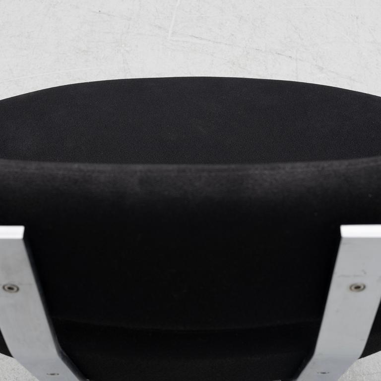 Poul Volther, fåtölj, "Corona EJ 5", Erik Jørgensen, Danmark, 2000.