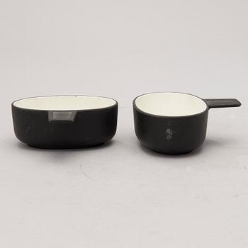 FONDUESET, emaljerat gjutjärn och trä, Digsmed, Danmark, 1900-talets senare hälft.