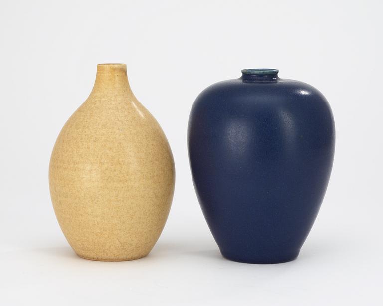 Two Erik and Ingrid Triller stoneware vases, Tobo.