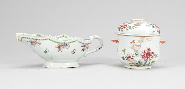 SÅSSNIPA samt KRUKA MED LOCK, porslin, Qianlong, Kina 1700-tal.