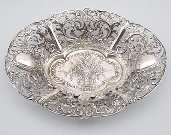 SKÅL, silver, svenska importstämplar, 1900-talets första hälft. Vikt ca 321 gram.