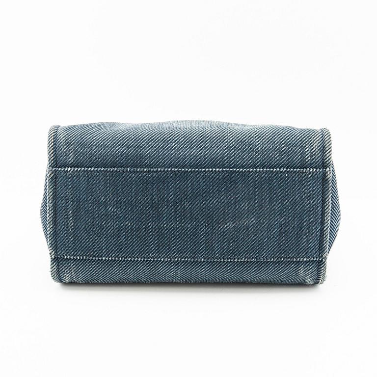 Chanel, väska, "Deauville", 2020.