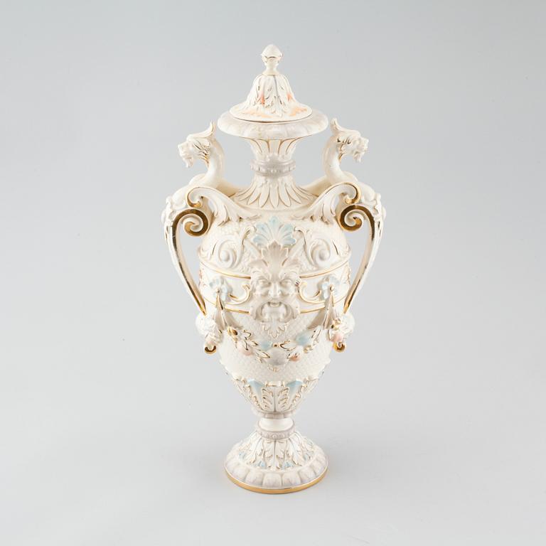 PRAKTURNA, majolika, Rörstrand, omkring sekelskiftet 1900.