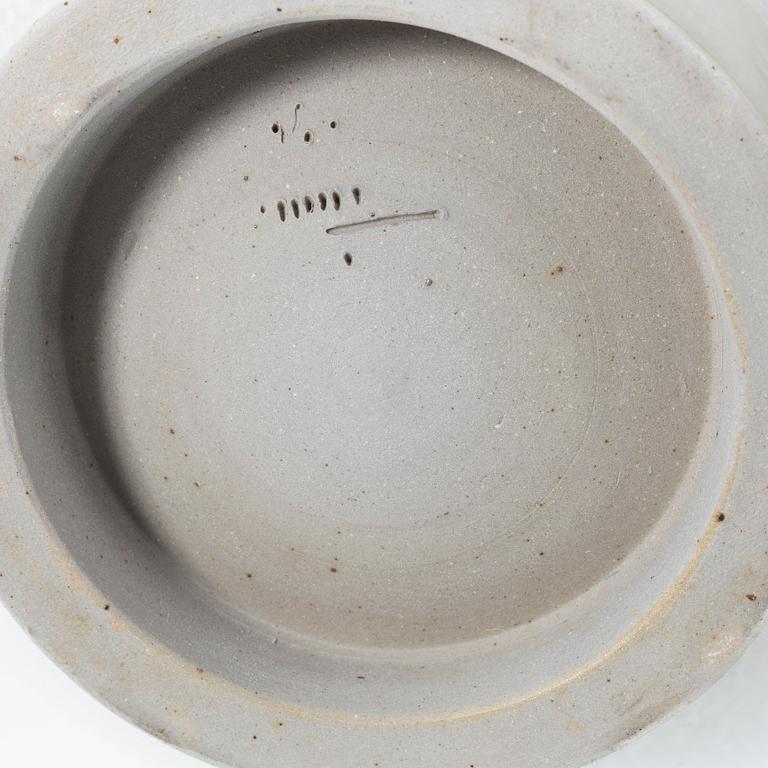 Claes Thell, three stoneware pieces, as well as a piece by Börje Skohg.