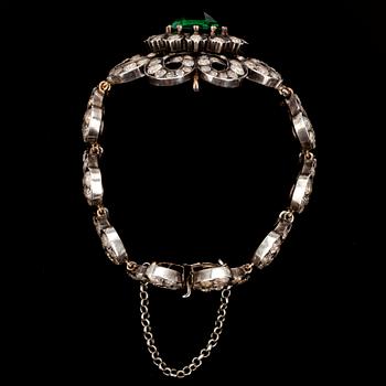 ARMBAND, silver, grön glassten och pastestenar. Frankrike 1930/40-tal. Förgylld insida. Vikt 57,4 g.