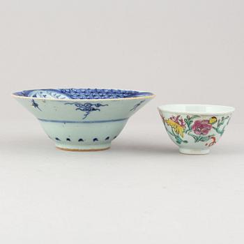 A group of Chinese porcelain, 17th, 19th and 20th century.