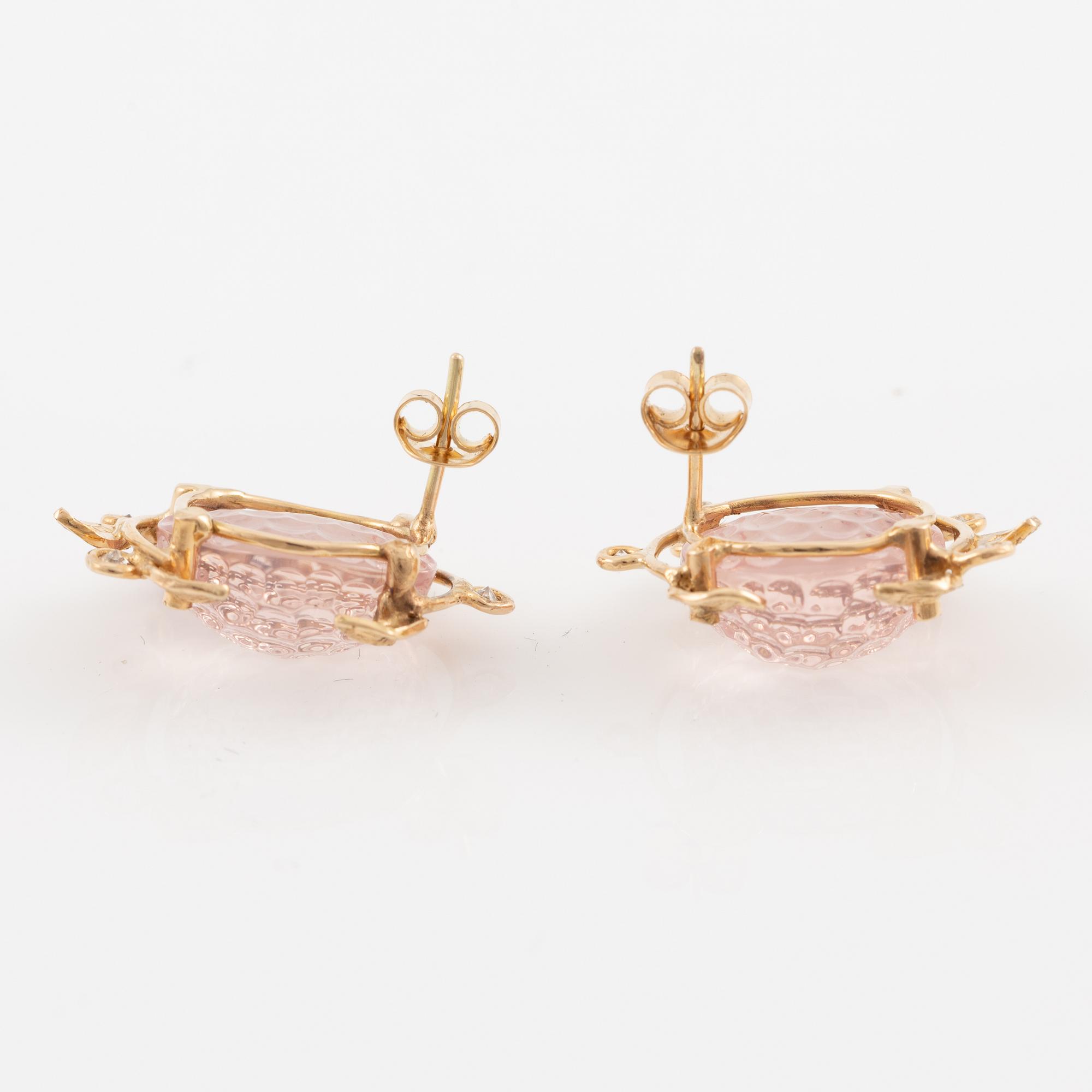 Earrings, Mandelstam, 18K gold with carved rose quartz, pink tourmalines, and brilliant-cut diamonds.