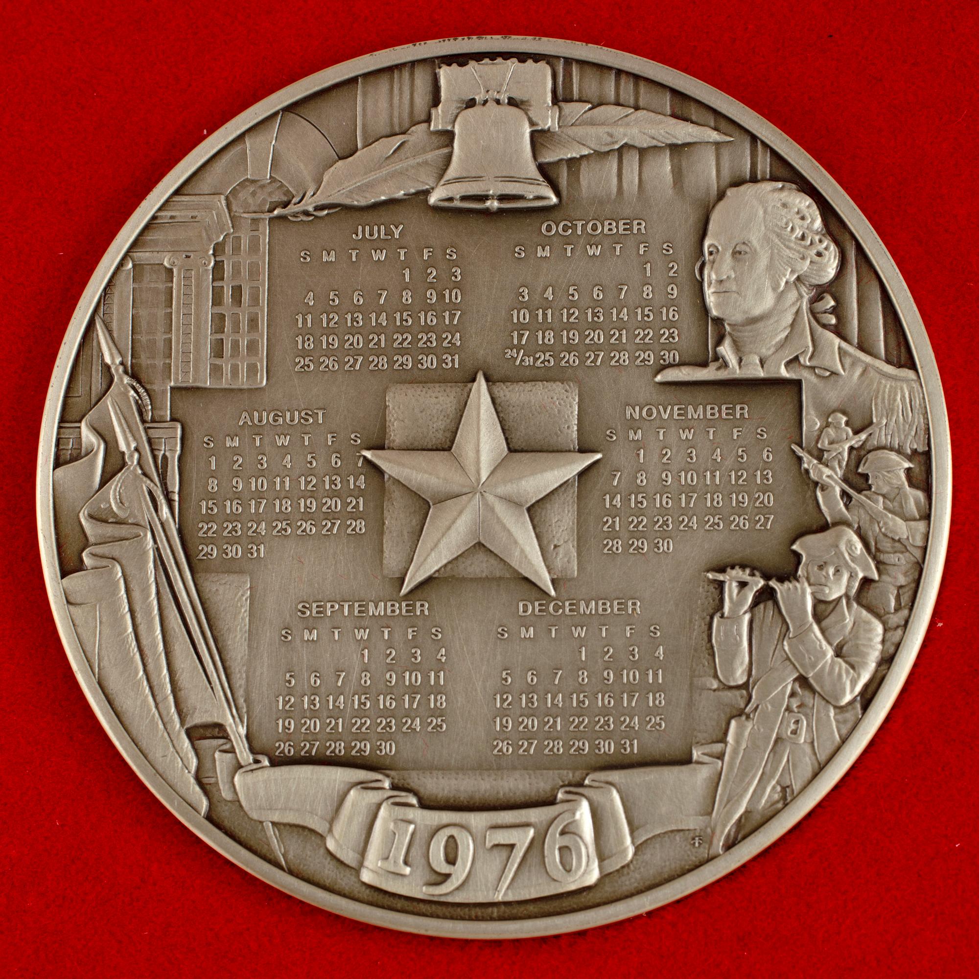 PLAKETT, i form av kalender, sterlingsilver, Franklin Mint, 1976. Vikt ca 294g.