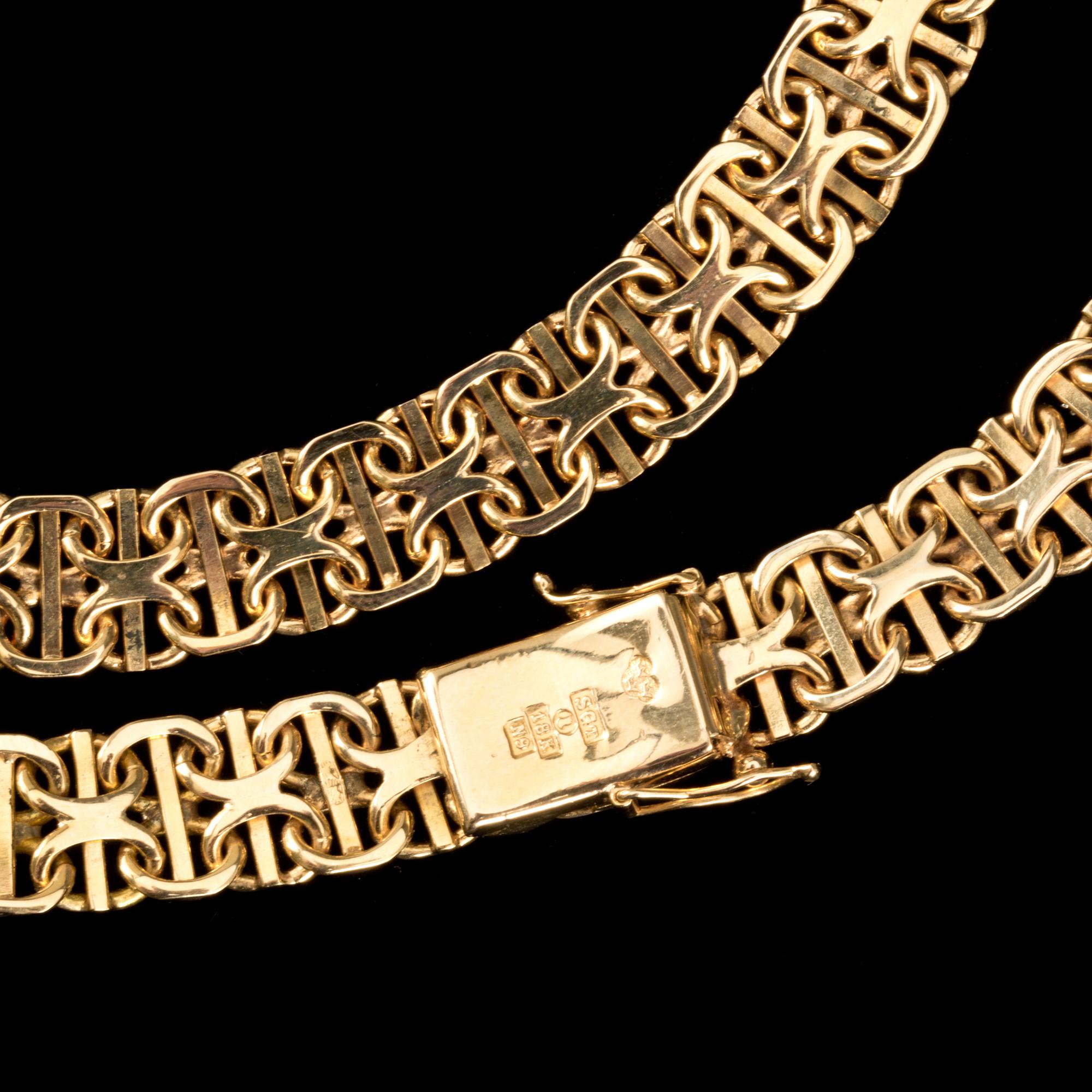 COLLIER, 18 k guld, x-länk, Svenska Guldvaruaktiebolaget T Be, Stockholm, 1963. Vikt ca 43 g.