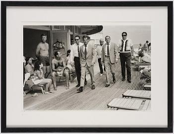 Terry O'Neill, "Frank Sinatra, Miami Beach, 1968".