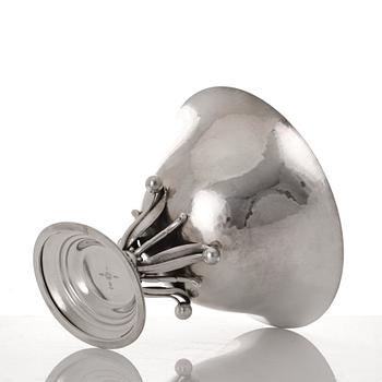 Johan Rohde, skål på fot, Georg Jensen Köpenhamn, 1945-77, sterling silver, designnr 6.