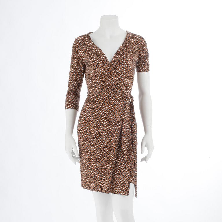 DIANE VON FÜRSTENBERG, a leopard print cotton wrap dress.