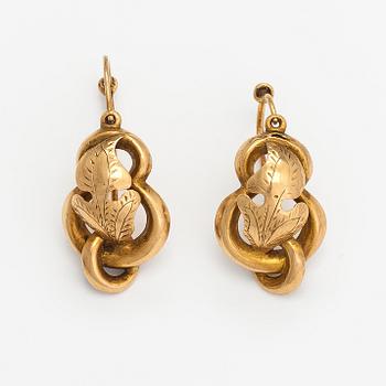 A pair of 18K gold earrings. Enoch Bäckström, Vaasa 1862.