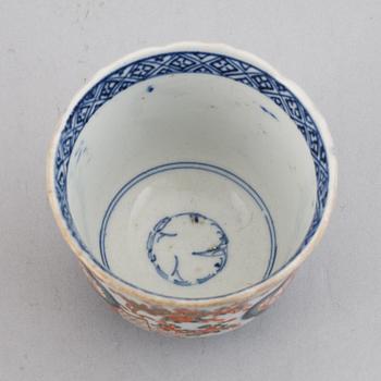 Two famille rose export porcelain jugs and a Japanese Imari bowl, Qing dynasty, Qianlong and Meiji.