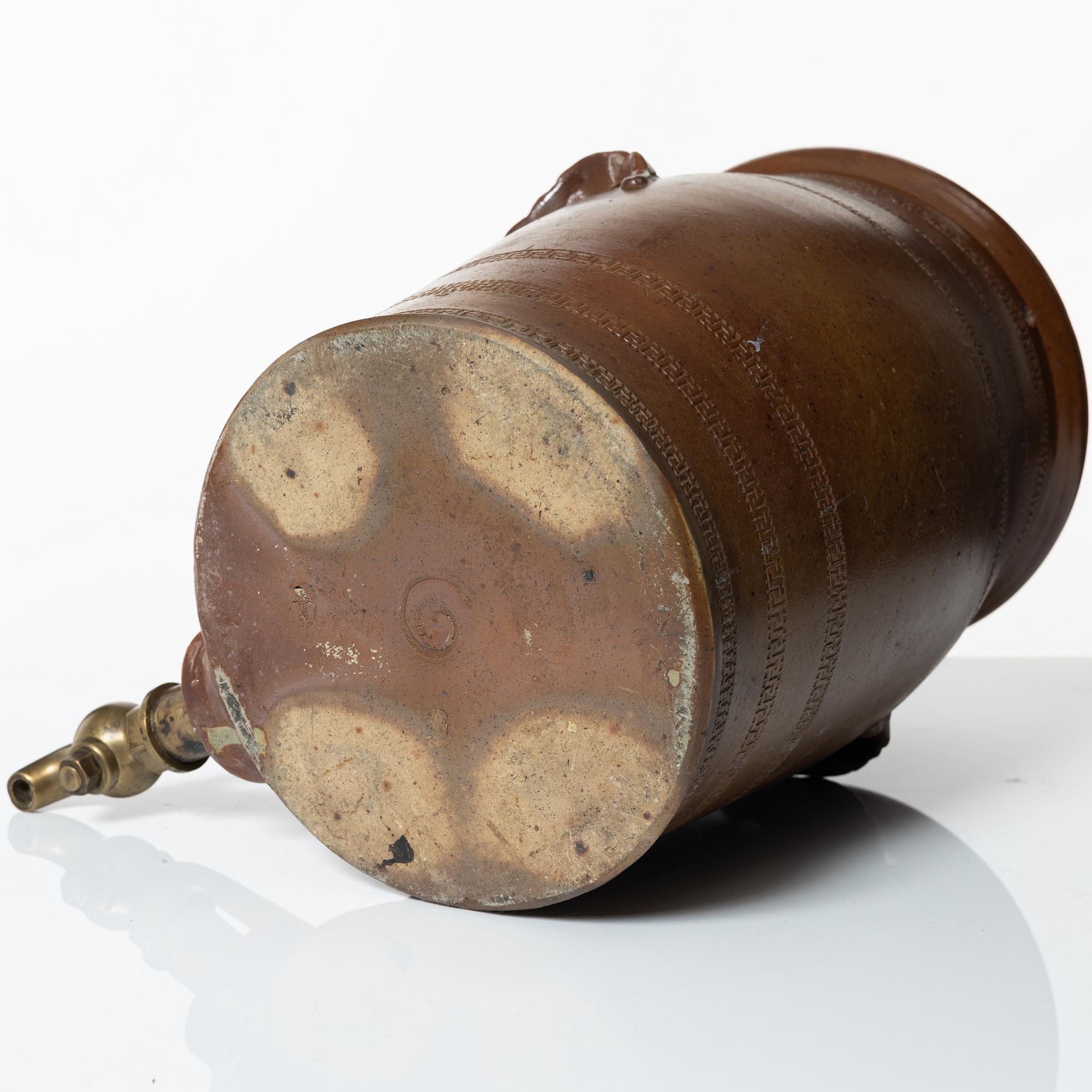 Apothecary vessel, Numa Peterson, Hamngatan 32, Stockholm, sent 19th century.