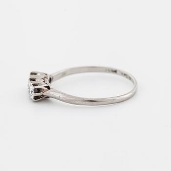 RING, med briljantslipade diamanter 0.50 ct, CG Hallberg, Stockholm.