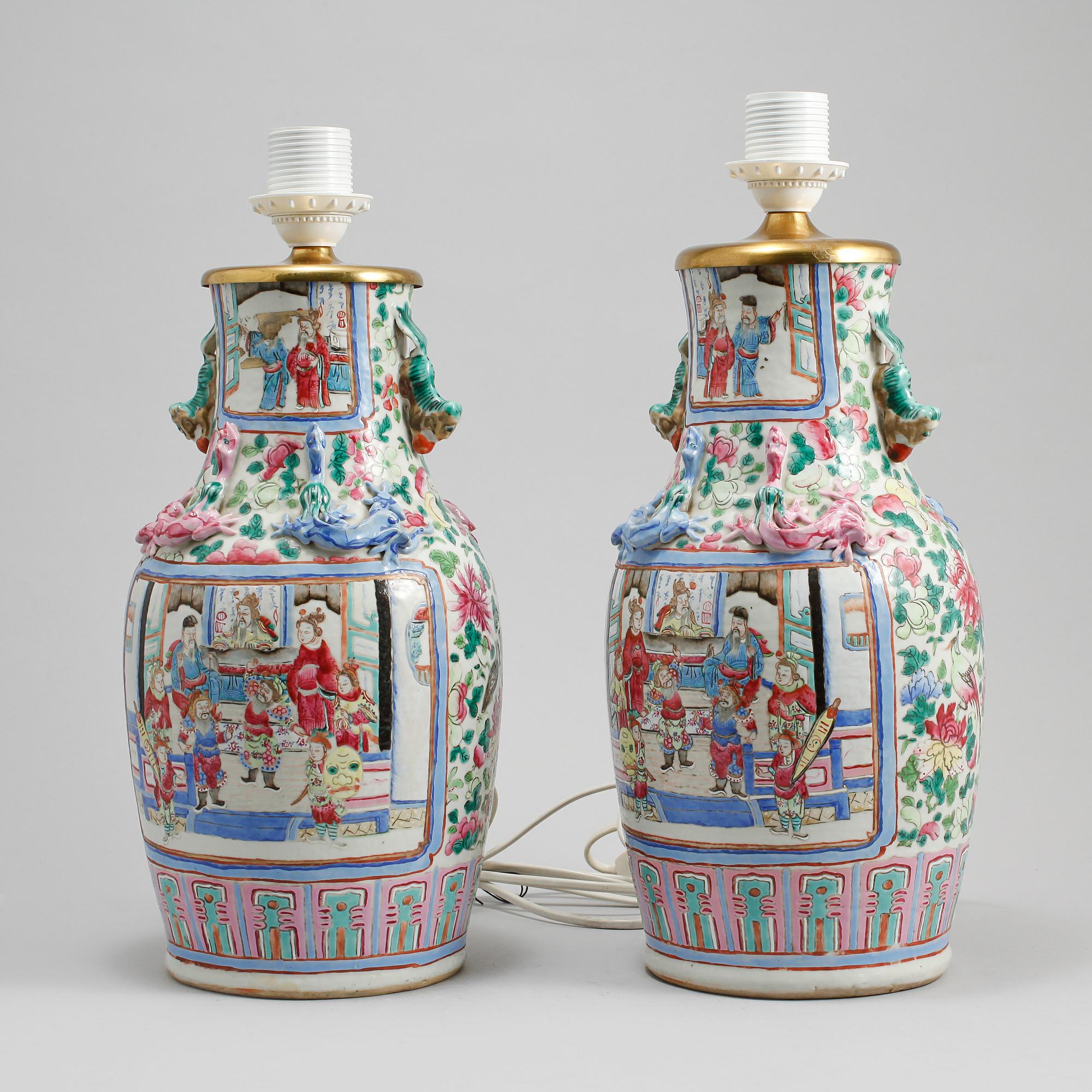 BORDSLAMPOR, ett par, porslin, Kina, 1800/1900-tal.