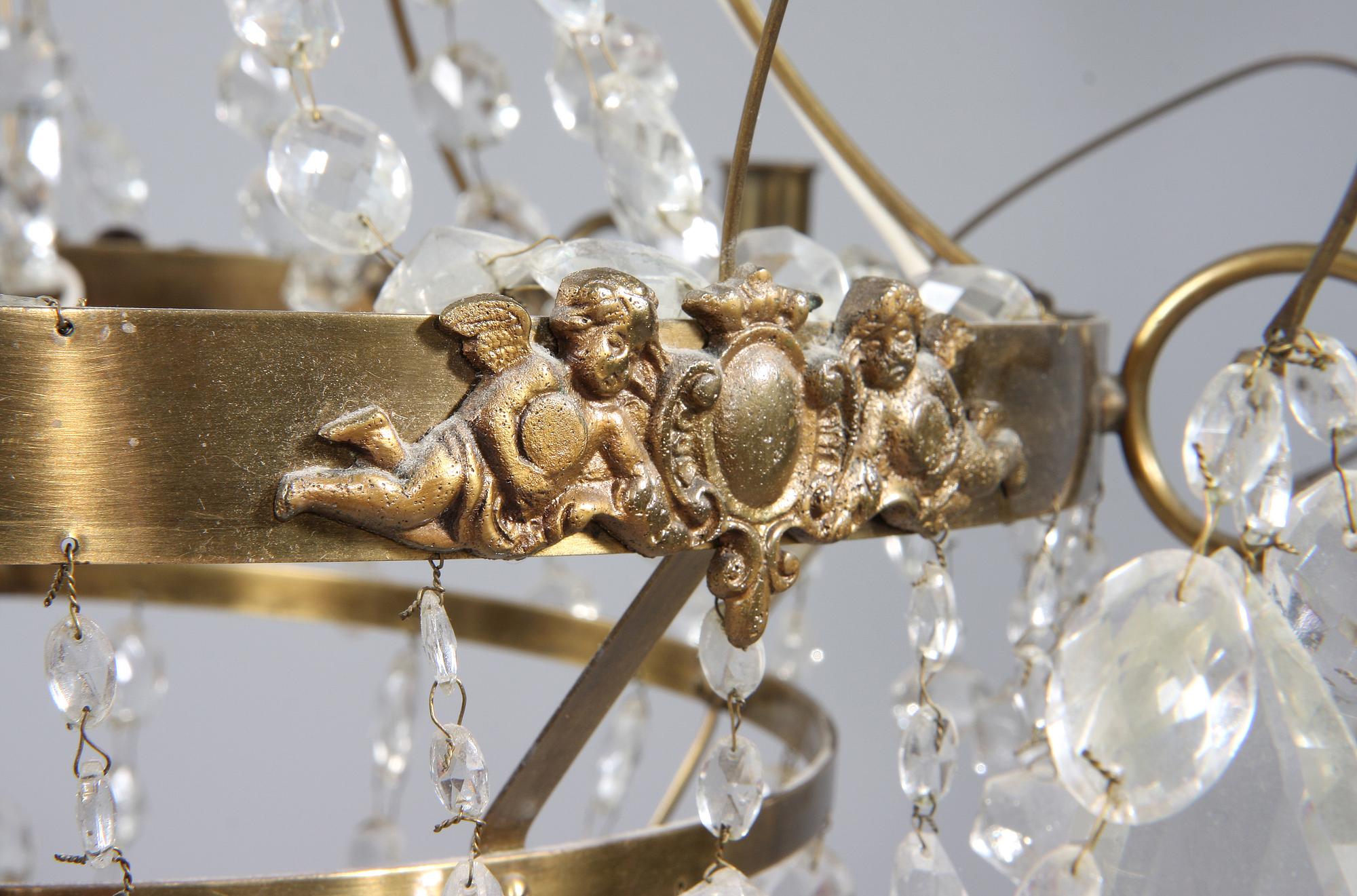 LJUSKRONA, empirestil, 1900-tal. H 69.