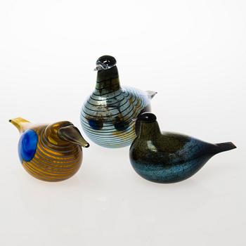 OIVA TOIKKA, Three glass birds, signed O. Toikka Nuutajärvi Notsjö..