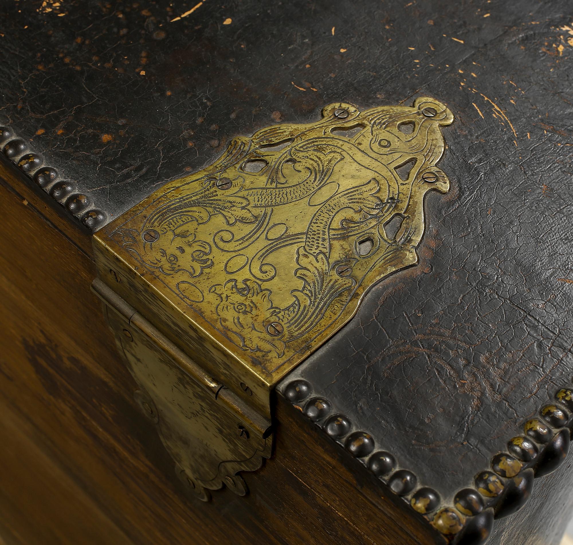 SKÅP. Engelsk stil. 1900-talets början.