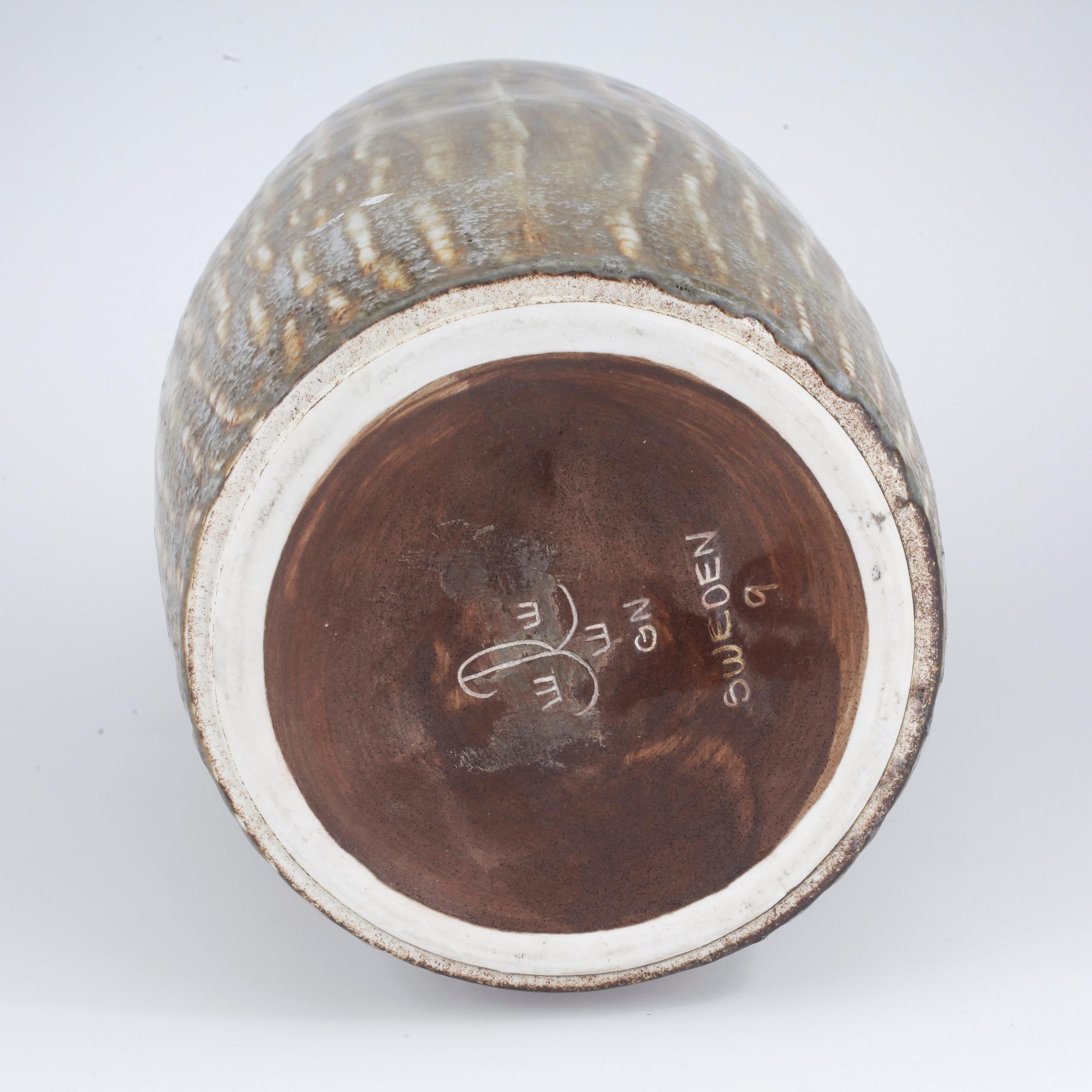 GOLVVAS, keramik, "Rubus", Gunnar Nylund Rörstrand.