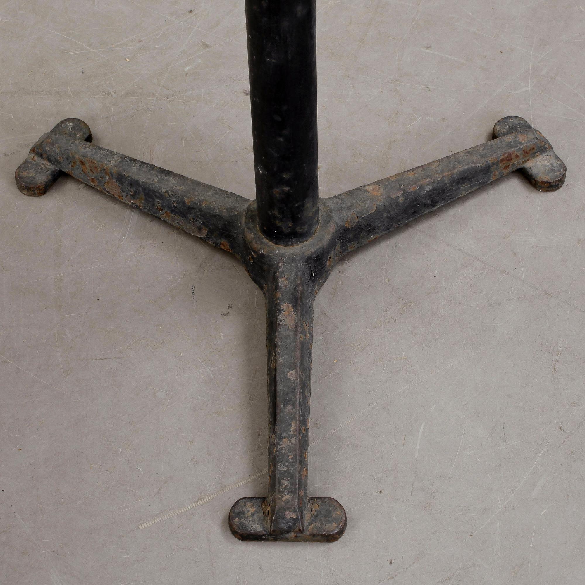 BORD, 1900-talets första hälft.