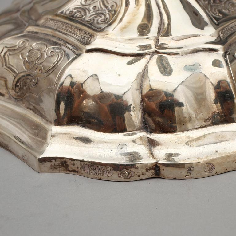 LJUSSTAKAR, ett par, silver, rokokostil, sannolikt Tyskland, 1800-tal. Vikt 530 gram.