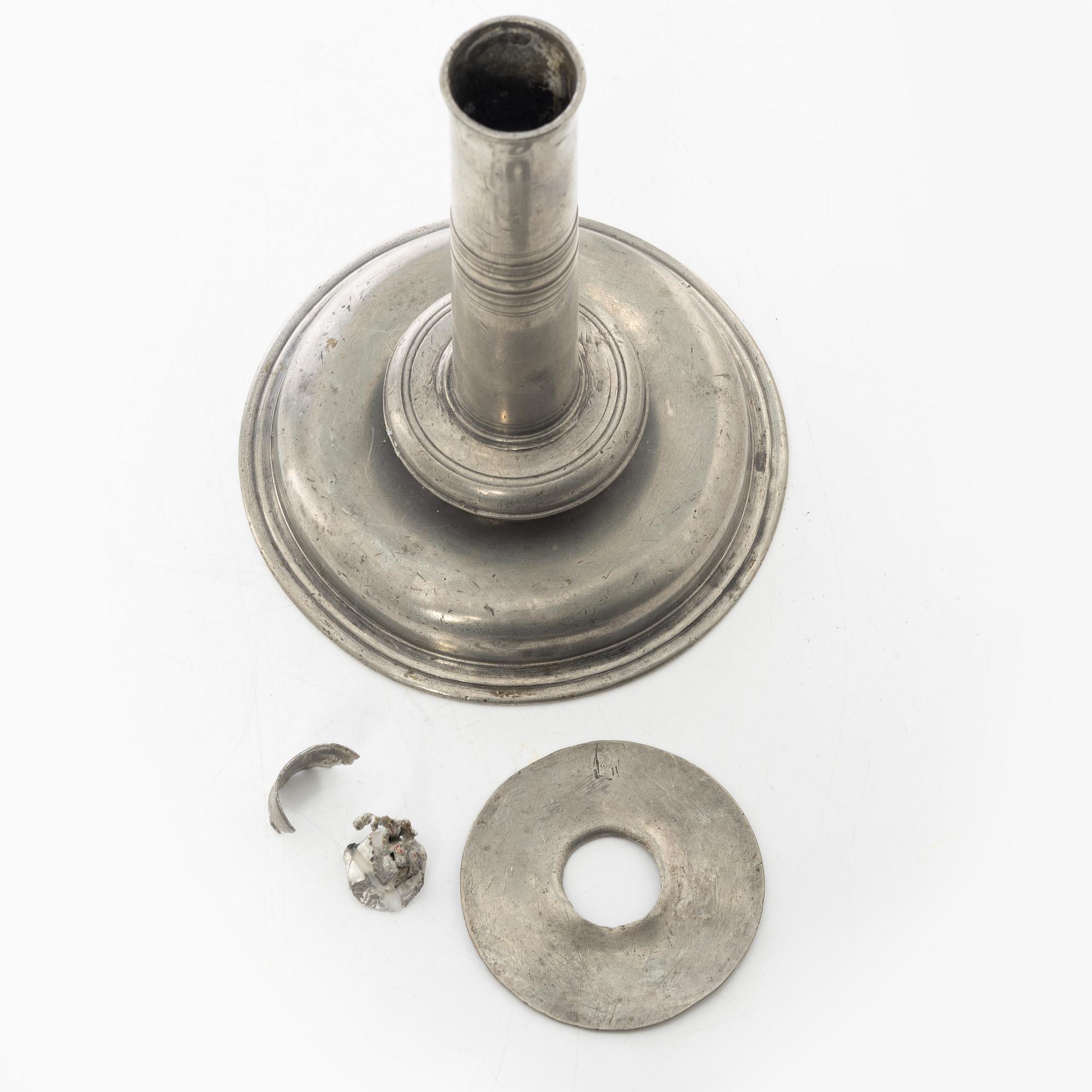 Ljusstakar, ett par, av Christopher Wickman, Stockholm 1696 och 1697, Karolinsk Barock.