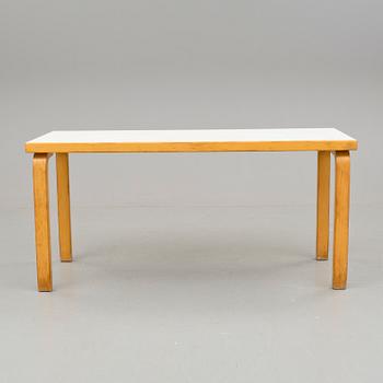 ALVAR AALTO, MATBORD samt STOLAR, 5 delar.