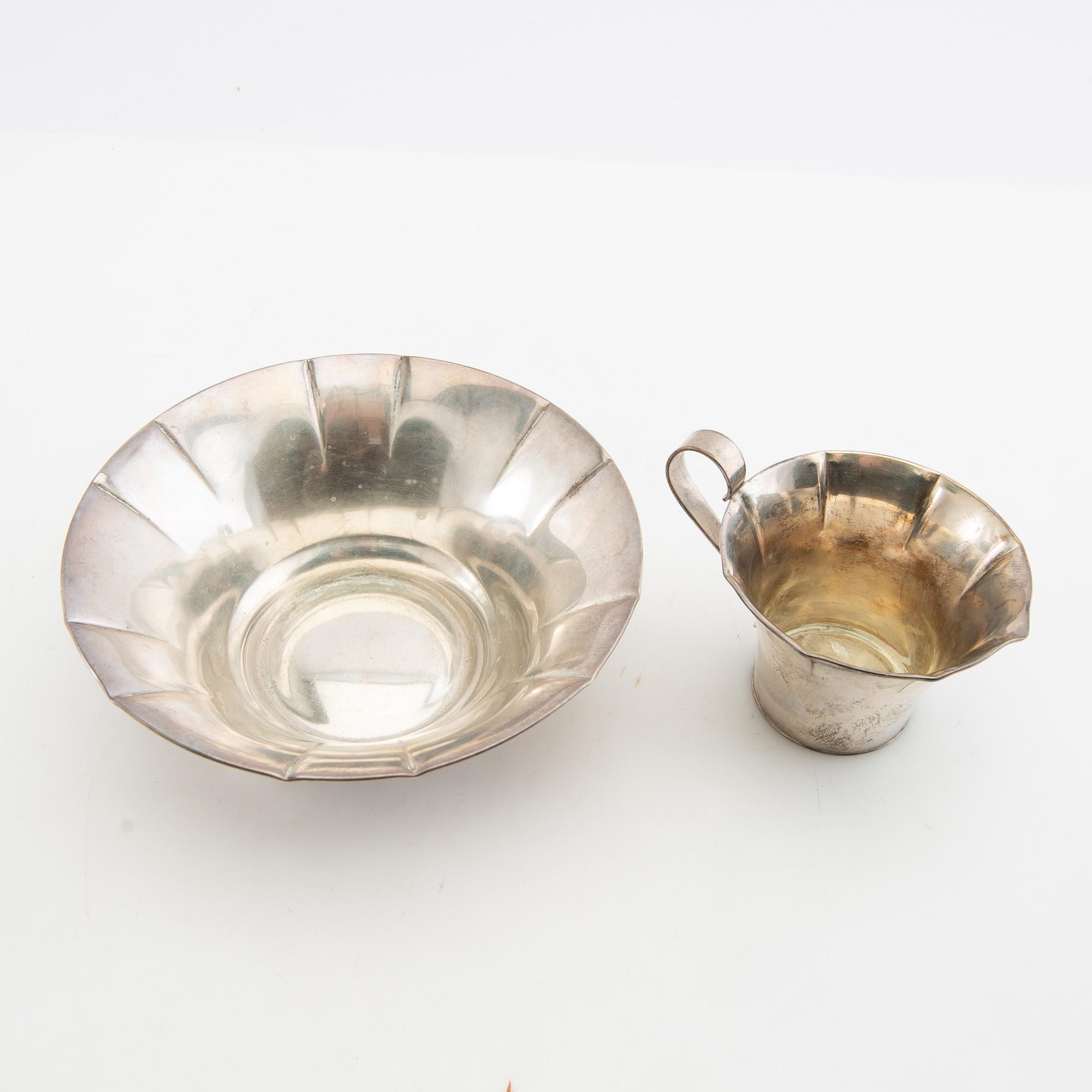 Cream jug and sugar bowl CG Hallberg silver Stockholm 1930/39.