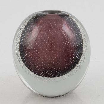 Gunnel Nyman, a glass vase, Nuutajärvi, Finland 1953.