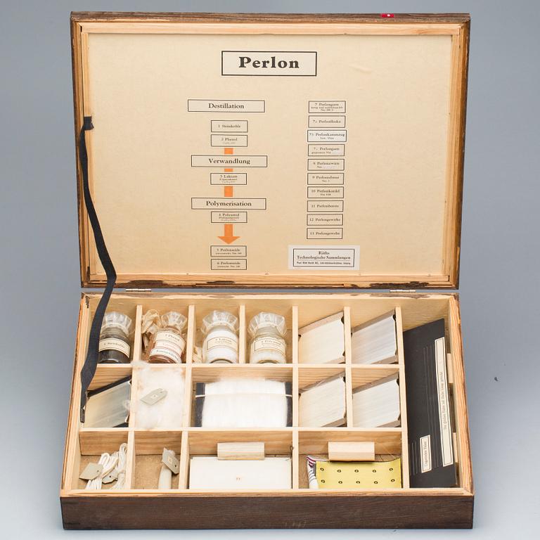 UNDERVISNINGSLÅDOR, 4 st, Naturvetenskap, 1900-tal.