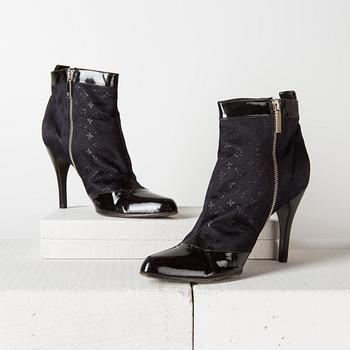 STÖVLETTER, Louis Vuitton, storlek 40.