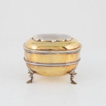 A parcel-gilt silver sugar box, Carrington & Co, London, England, 1894.