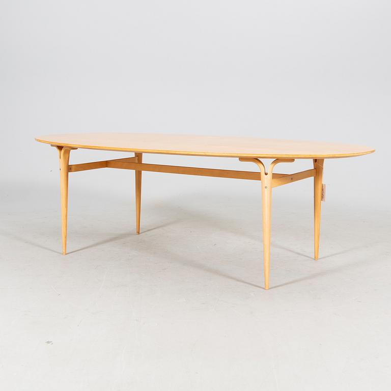 A Bruno Mathsson & Piet Hein birch dining table "Superellips".