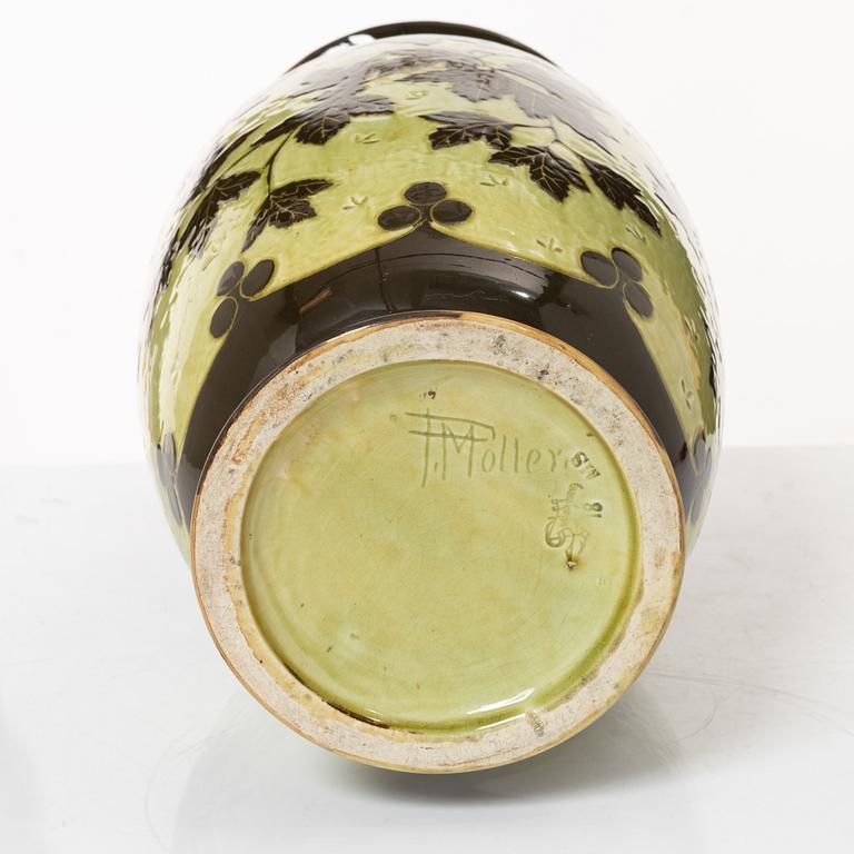 Gunnar G:son Wennerberg, & Peder Möller, a creamware vase, Gustavsberg 1898.