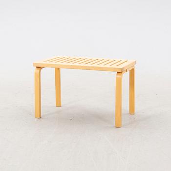 Alvar Aalto, bänk, modell 153B, Artek, Finland.