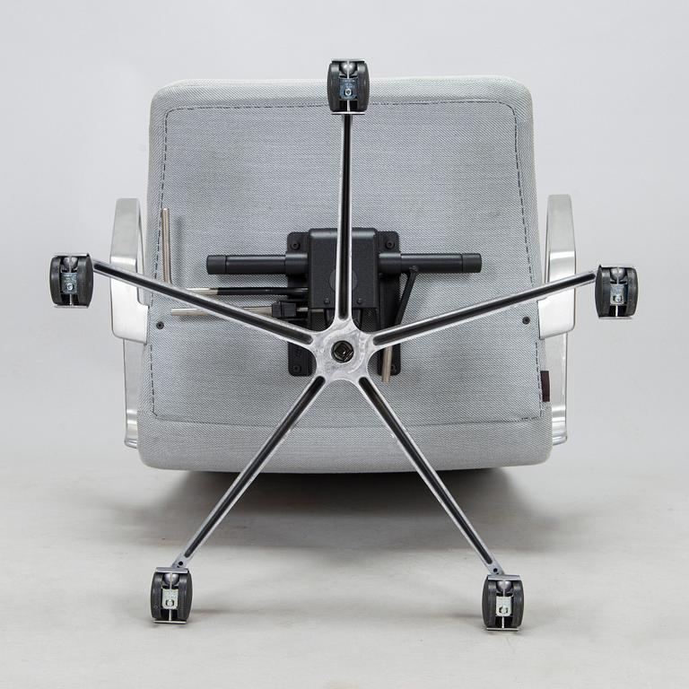 Arne Jacobsen, A 21st century "Oxford Premium" office chair for Fritz Hansen, Denmark.