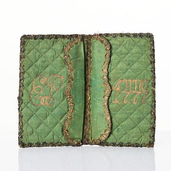 A swedish silk wallet, ca  18,5 x 11,5 cm, dated 1777.