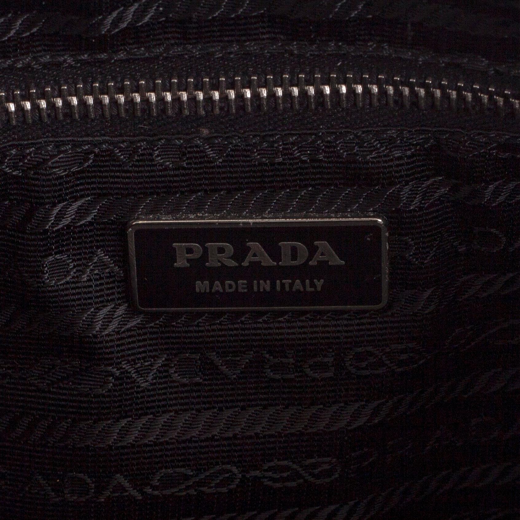 Prada, laukku.