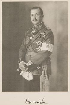 Mannerheim, painokuva kehyksissä.