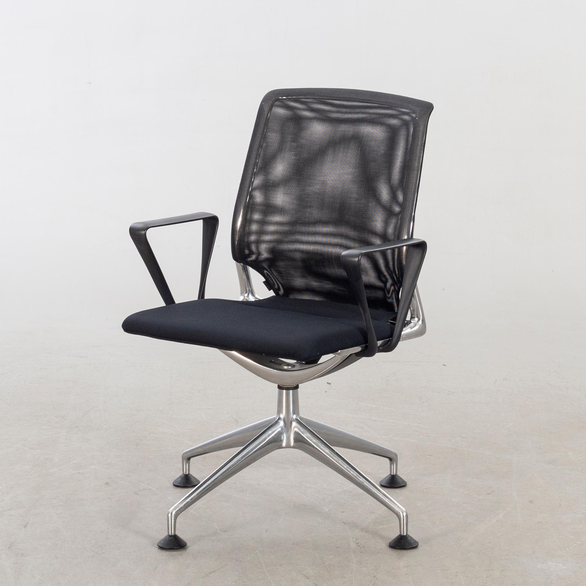 ALBERTO MEDA, Meda Conference Chair for Vitra. Model designed in 1998.
