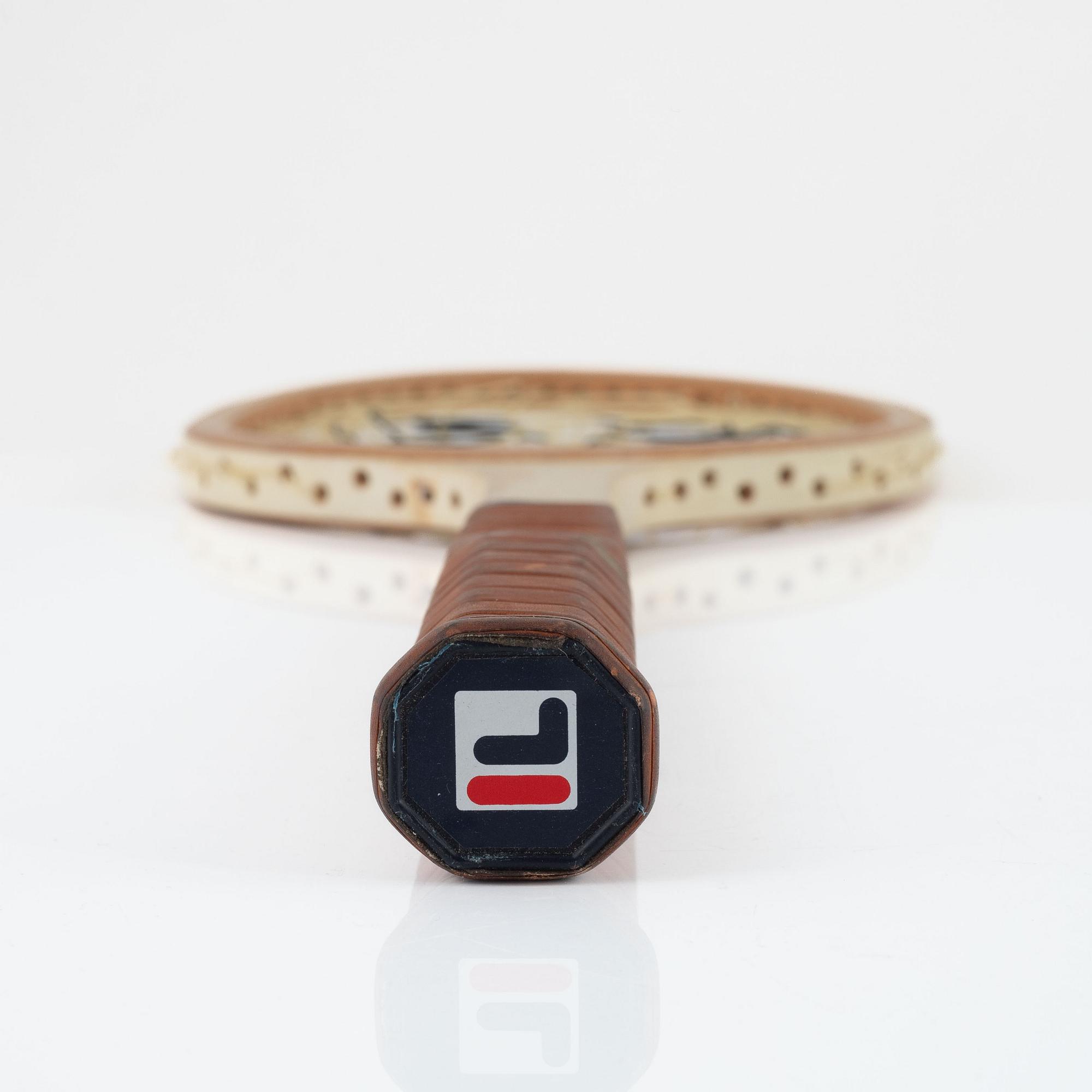 Tennis racket, Fila. Signed by Björn Borg. Specially customized FILA prototype racket in wood, 1977/78.